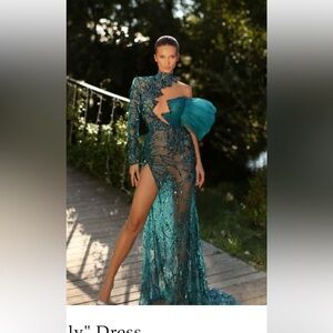 FJOLLA HAXHISMAJLI OFFICIAL
"Molly" Dress